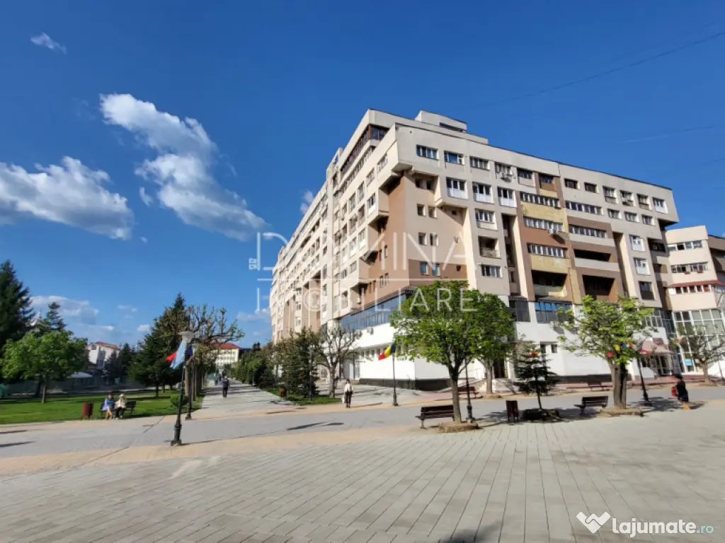 Apartament cu 3 camere, ULTRACENTRAL, 99 mp, str. Victoriei 