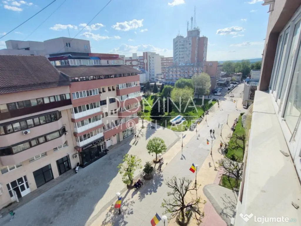 Apartament cu 3 camere, ULTRACENTRAL, 99 mp, str. Victoriei 