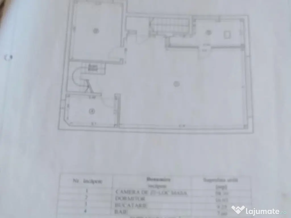 Coiciu, vila cu spatiu P+1+M de vanzare