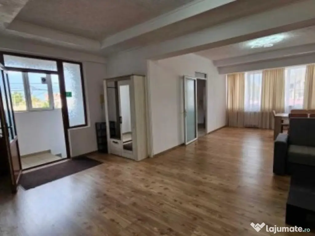 Coiciu, vila cu spatiu P+1+M de vanzare