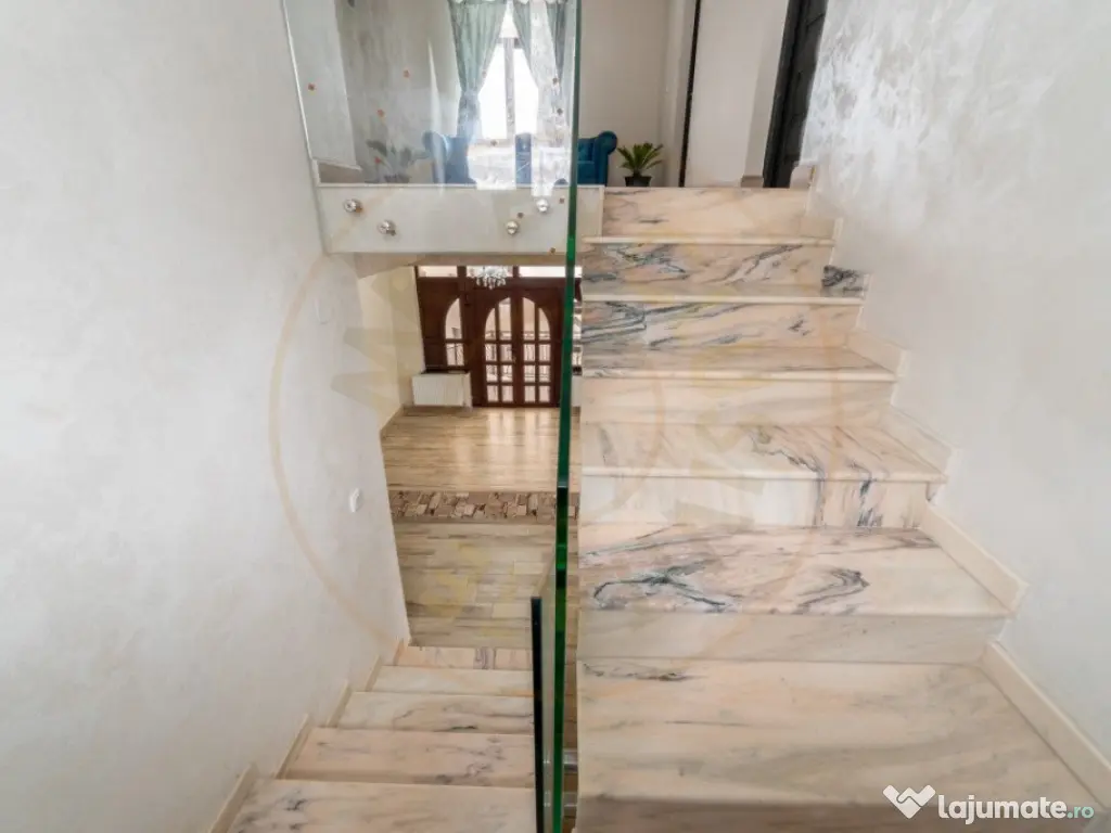 Casa imbratisata de padure - Valea Ursului, Bascov