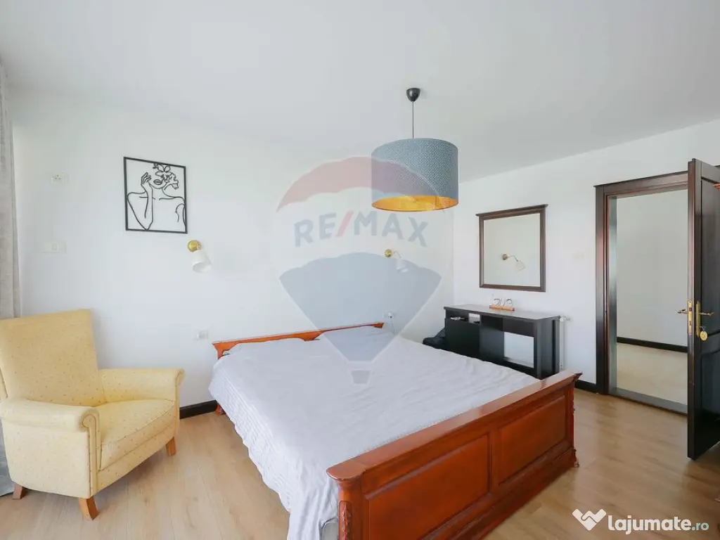 De vânzare Casă/Pensiune în zona Nufărul - Sânmartin 