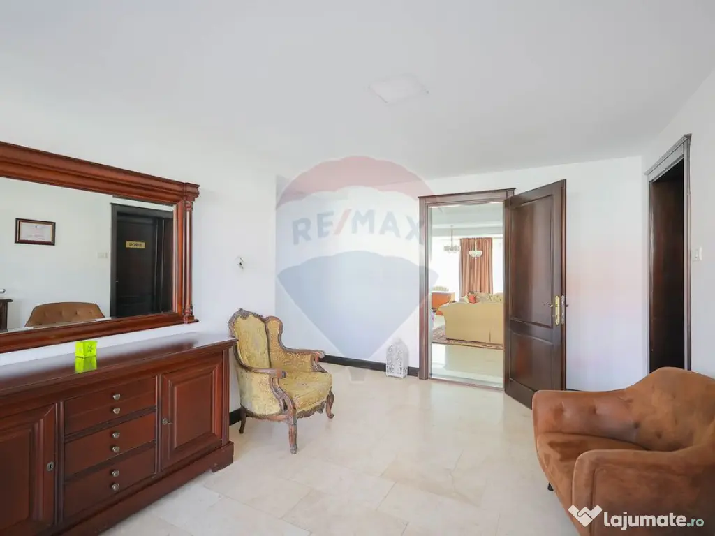 De vânzare Casă/Pensiune în zona Nufărul - Sânmartin 