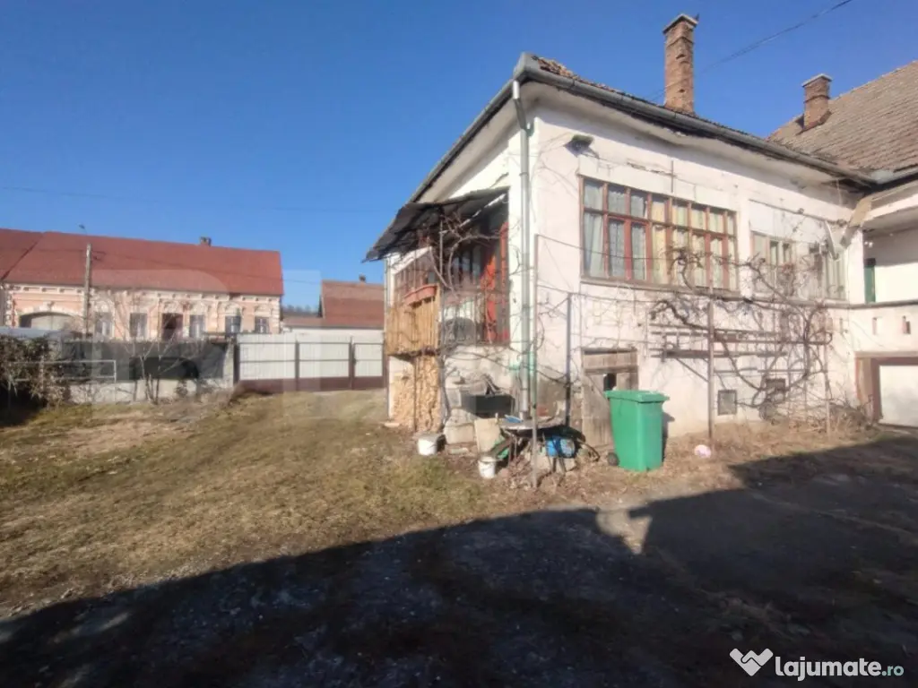 Casa renovabila, 120 mp utili , teren 300 mp intravilan, Liv