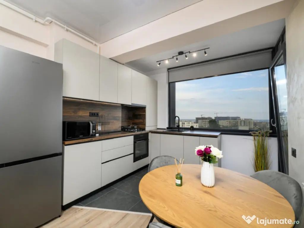 Apartament 2 camere, vedere catre mare, in zona Hanul cu Pes 