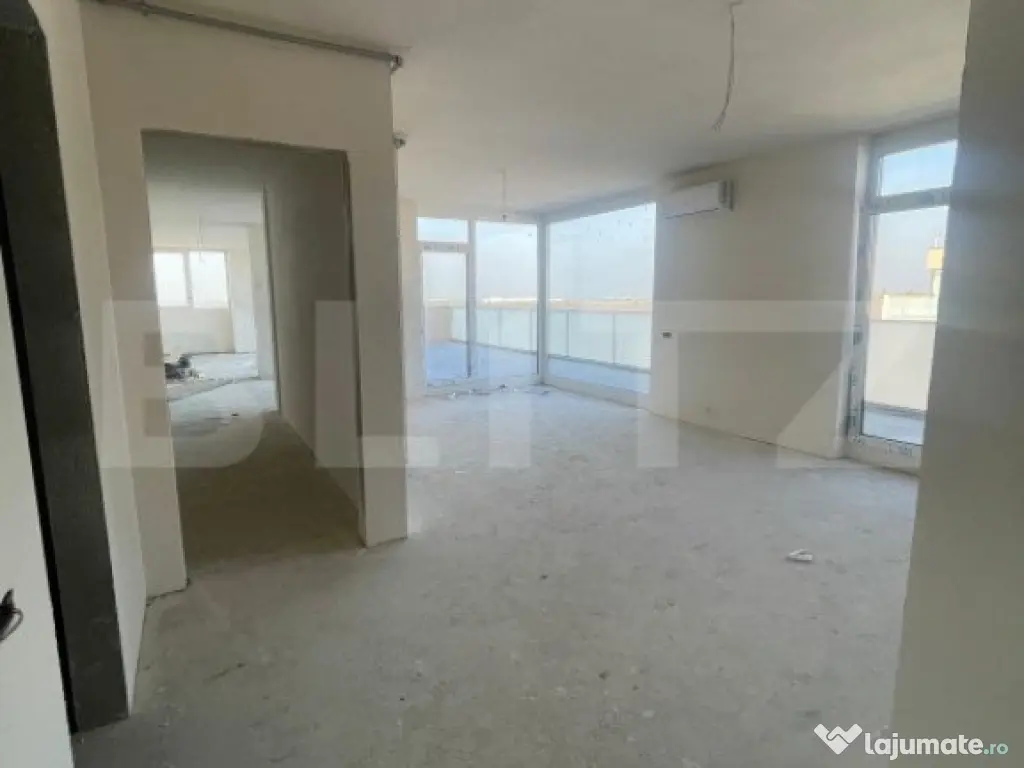 Penthouse de vanzare, 3 camere, 74 mp, zona Calea Torontalu