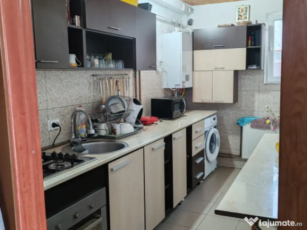 Casa parter+mansarda si teren in Lipovat, Vaslui 