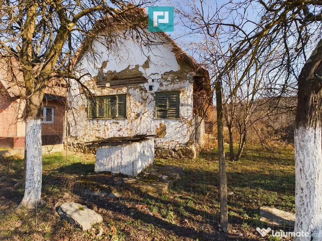 Casă rustică de vânzare în Tauț