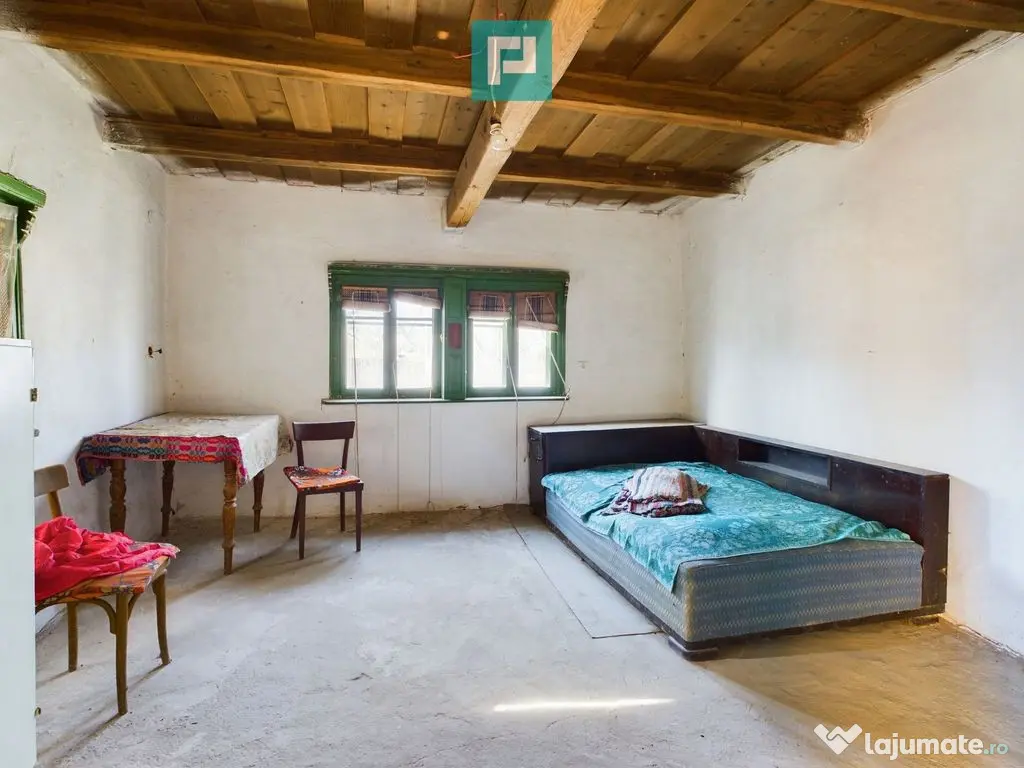 Casă rustică de vânzare în Tauț