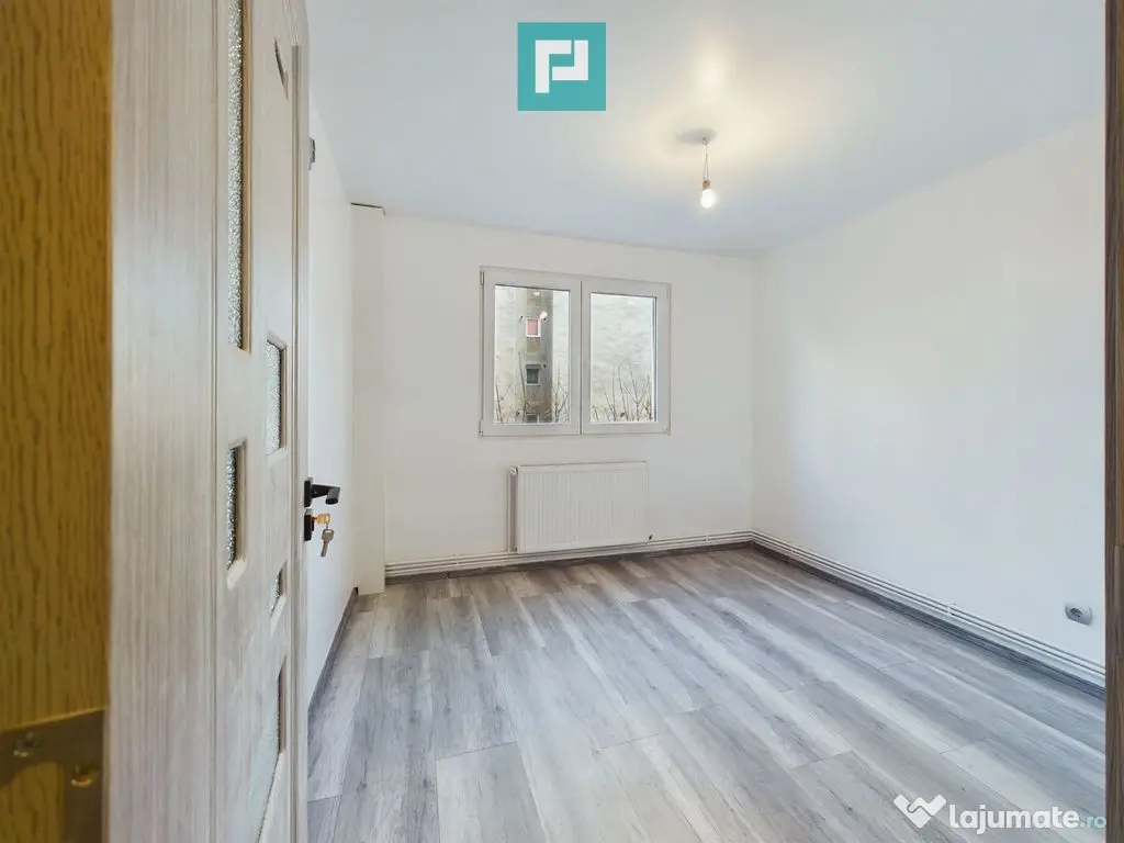 Apartament 3 camere pe str Hateg in Vlaicu