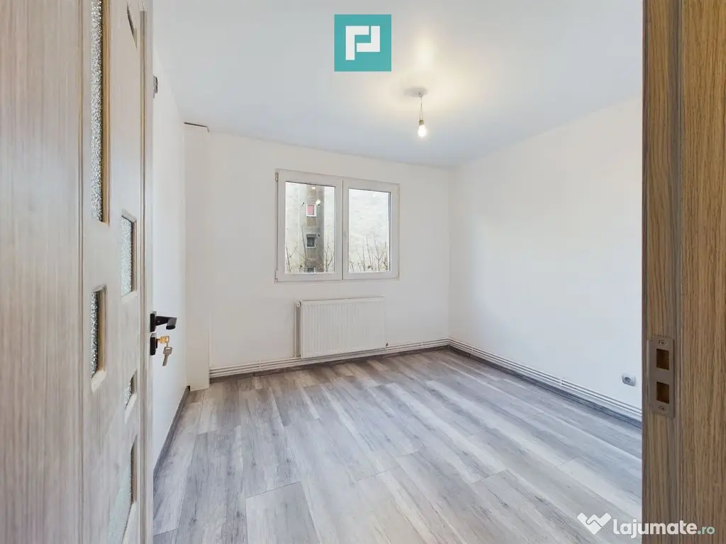 Apartament 3 camere pe str Hateg in Vlaicu