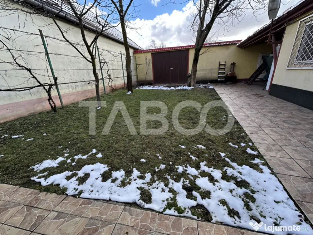 Casa familiala pentru locuit sau vacanta , spatioasa si conf