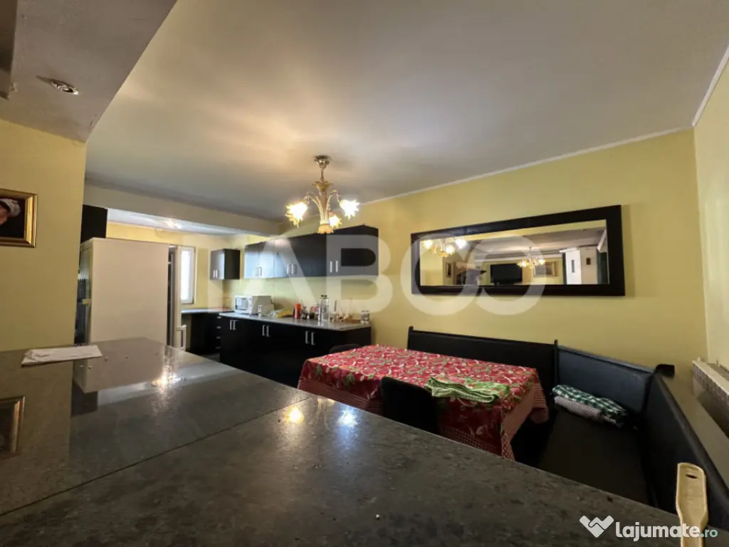 Casa familiala pentru locuit sau vacanta , spatioasa si conf