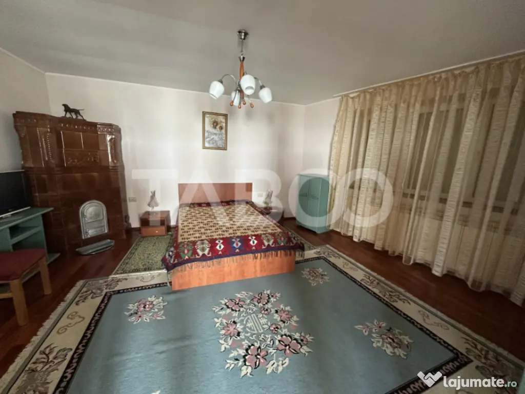 Casa familiala pentru locuit sau vacanta , spatioasa si conf