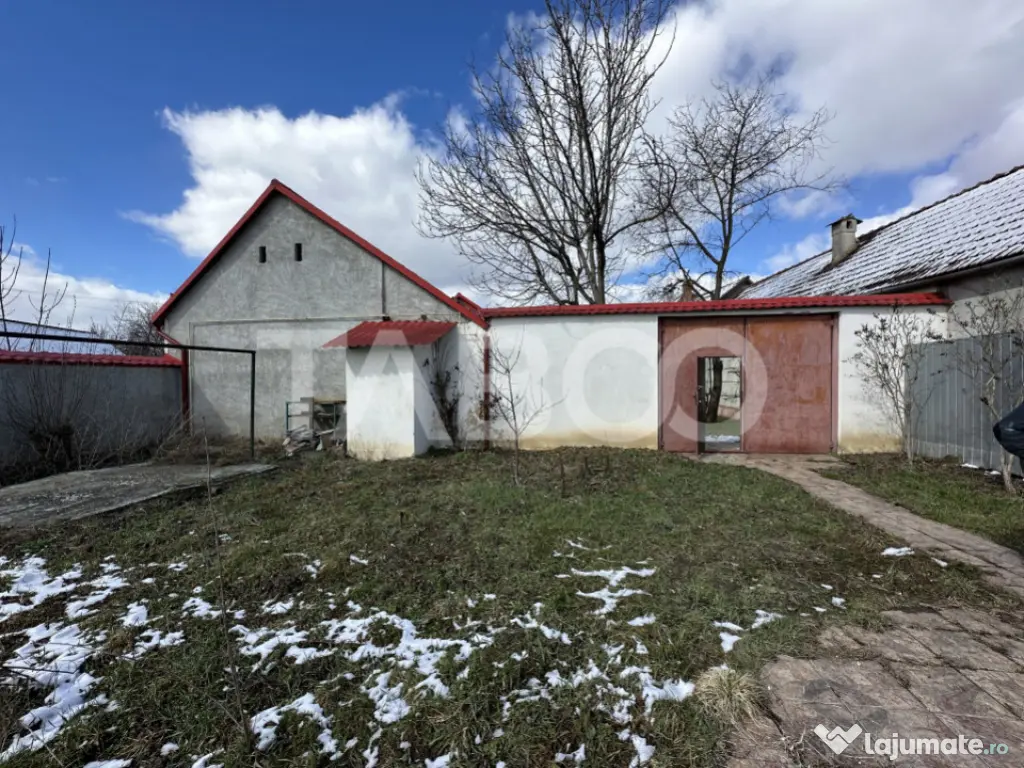 Casa familiala pentru locuit sau vacanta , spatioasa si conf