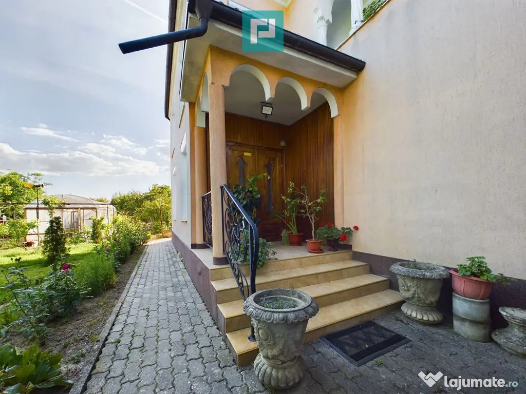 Casă clasică în Chișineu-Criș 