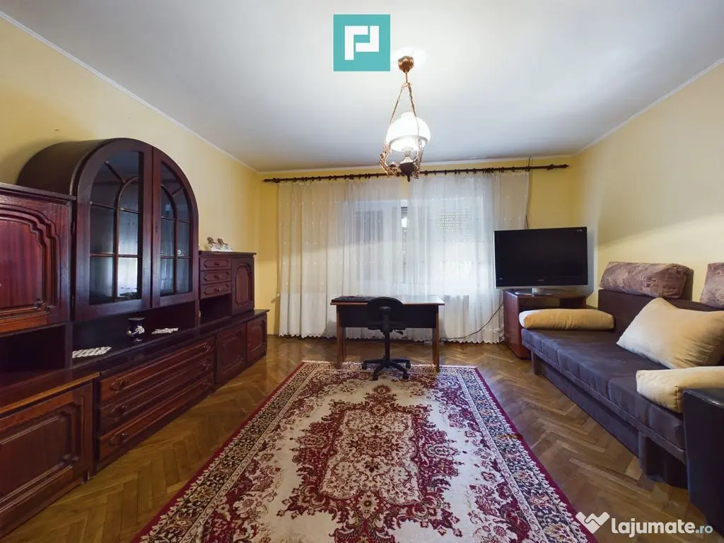 Casă clasică în Chișineu-Criș 