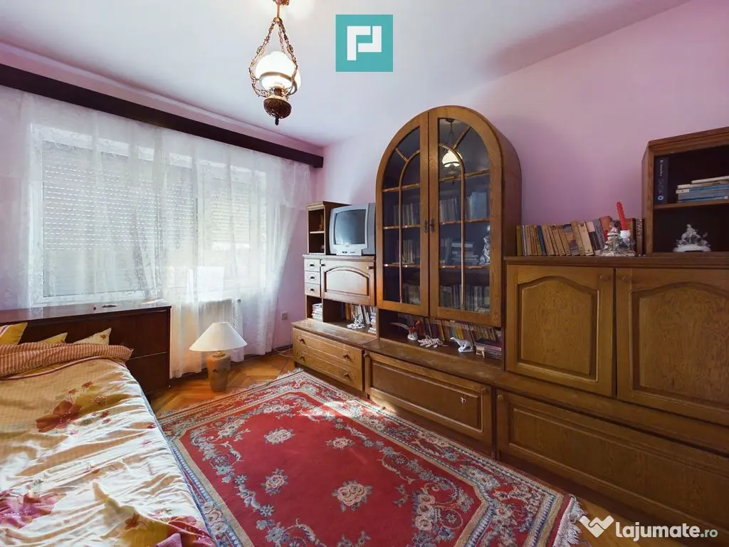 Casă clasică în Chișineu-Criș 