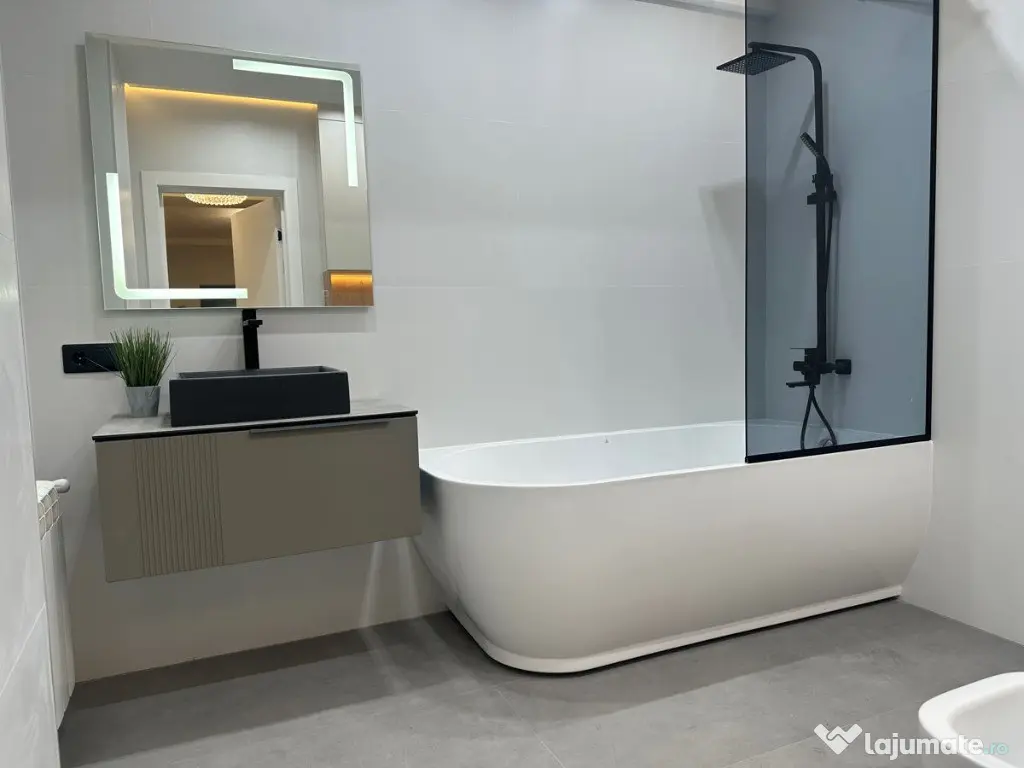 De vanzare 3 camere in zona Centrul Civic 