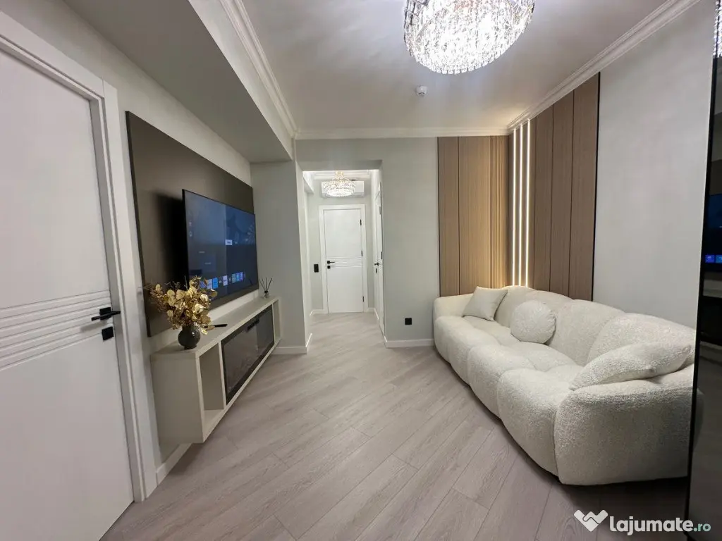 De vanzare 3 camere in zona Centrul Civic 