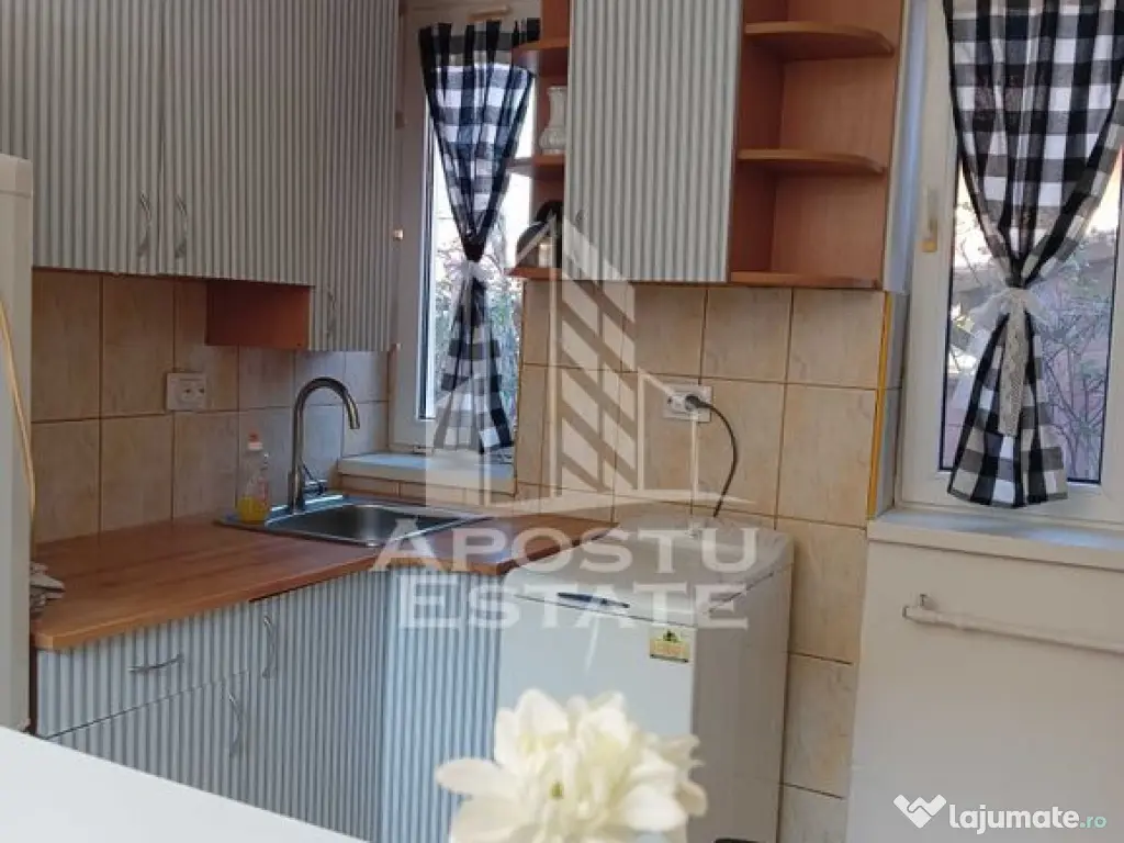 Apartament 2 camere la casa, curte comuna, in Dumbravita