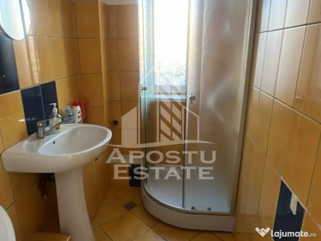 Apartament 2 camere la casa, curte comuna, in Dumbravita