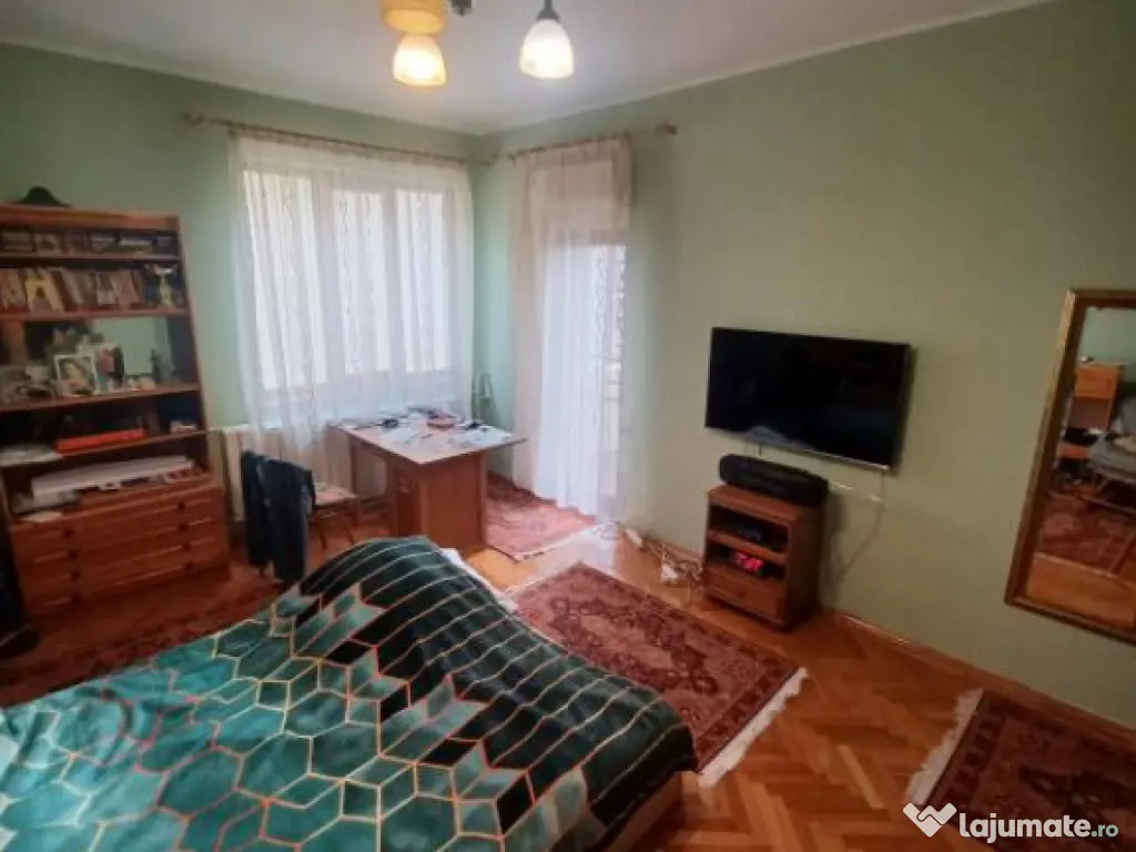 VILA(P 1), zona Centru-Vechi, Caramida, MERITA VAZUTA!