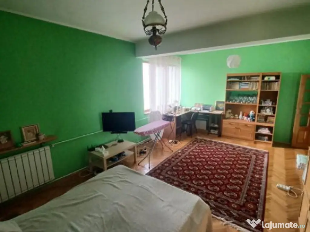 VILA(P 1), zona Centru-Vechi, Caramida, MERITA VAZUTA!