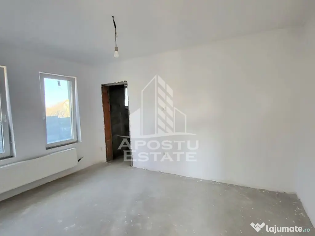Jumatate de duplex nou cu 4 camere,Parta