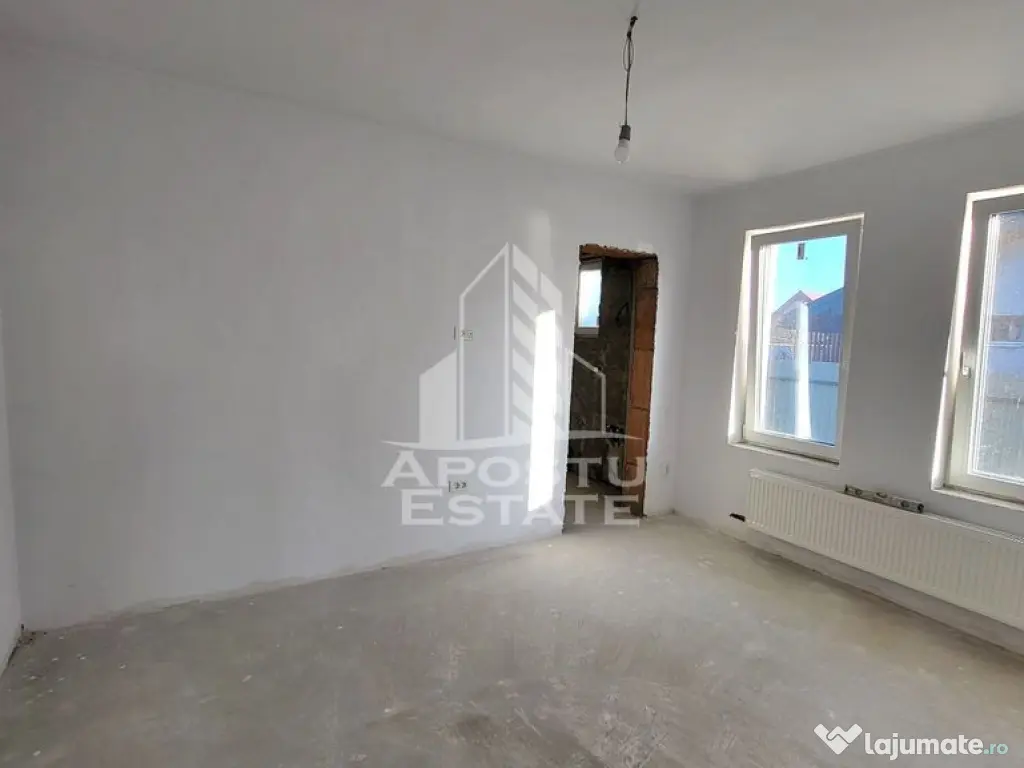 Jumatate de duplex nou cu 4 camere,Parta