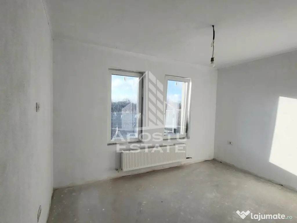 Jumatate de duplex nou cu 4 camere,Parta