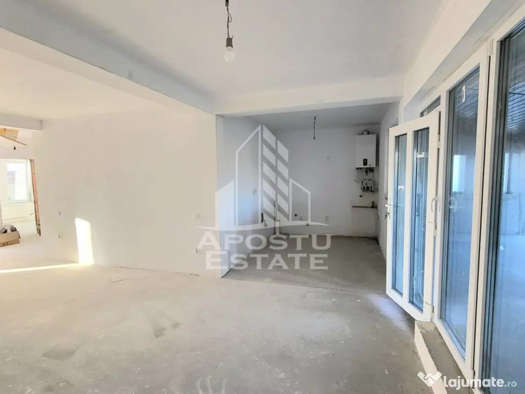 Jumatate de duplex nou cu 4 camere,Parta