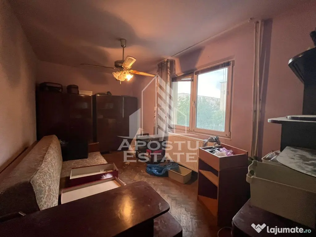 Apartament cu 3 camere, centrala proprie, etajul 1, zona ...