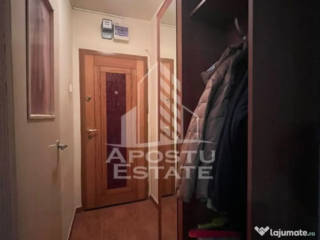 Apartament cu 3 camere, centrala proprie, etajul 1, zona ...