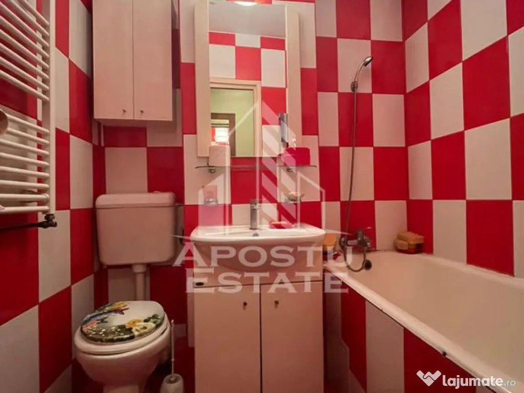 Apartament cu 3 camere, centrala proprie, etajul 1, zona ...