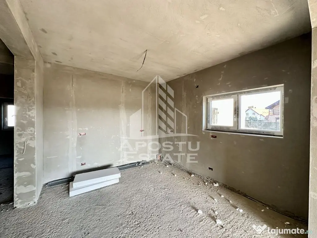 Jumatate de duplex cu 4 camere si garaj in Dumbravita
