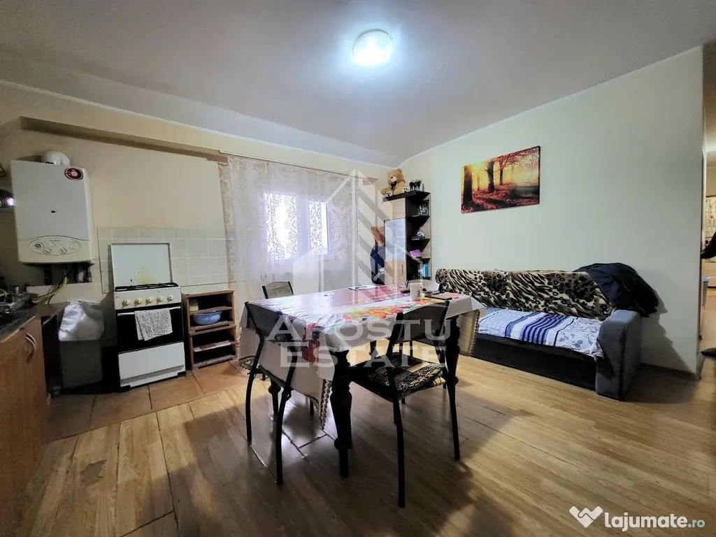 Apartament cu 3 camere, open-space, centrala proprie, zon...