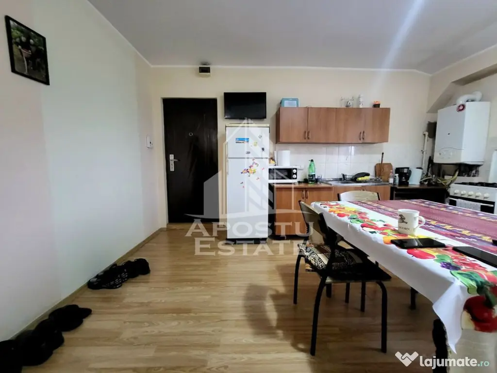 Apartament cu 3 camere, open-space, centrala proprie, zon...