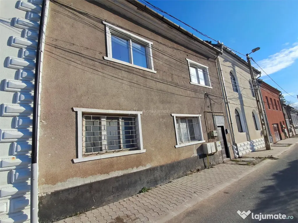 Resita Apartament la Casa,Etj.1