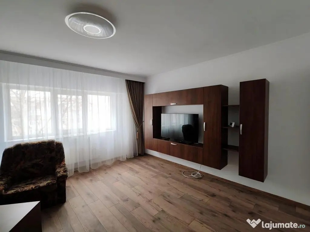 APARTAMENT 3 CAMERE-ZONA CAPITOL