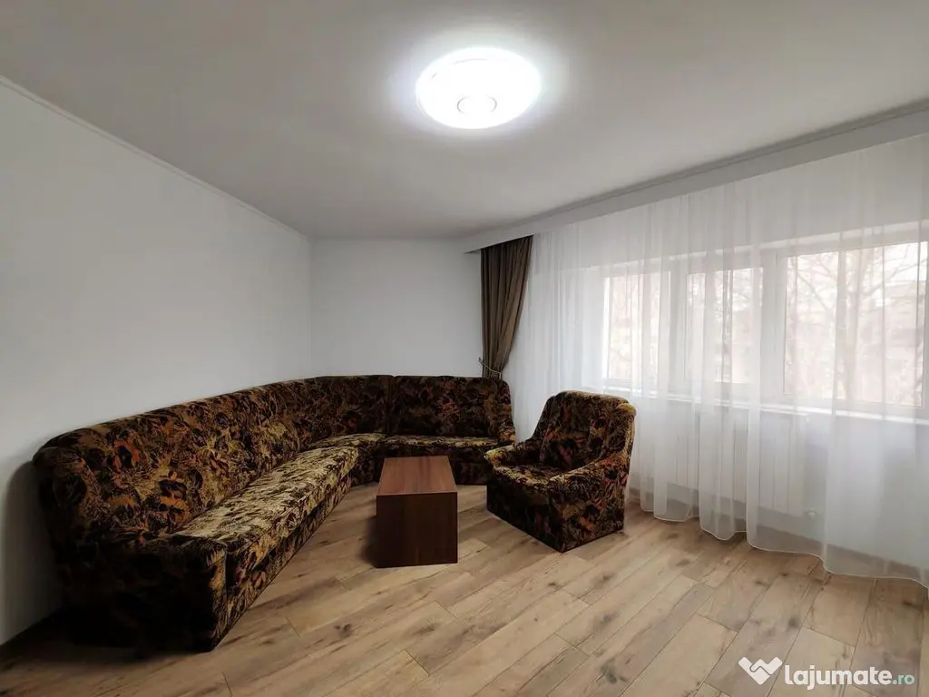 APARTAMENT 3 CAMERE-ZONA CAPITOL