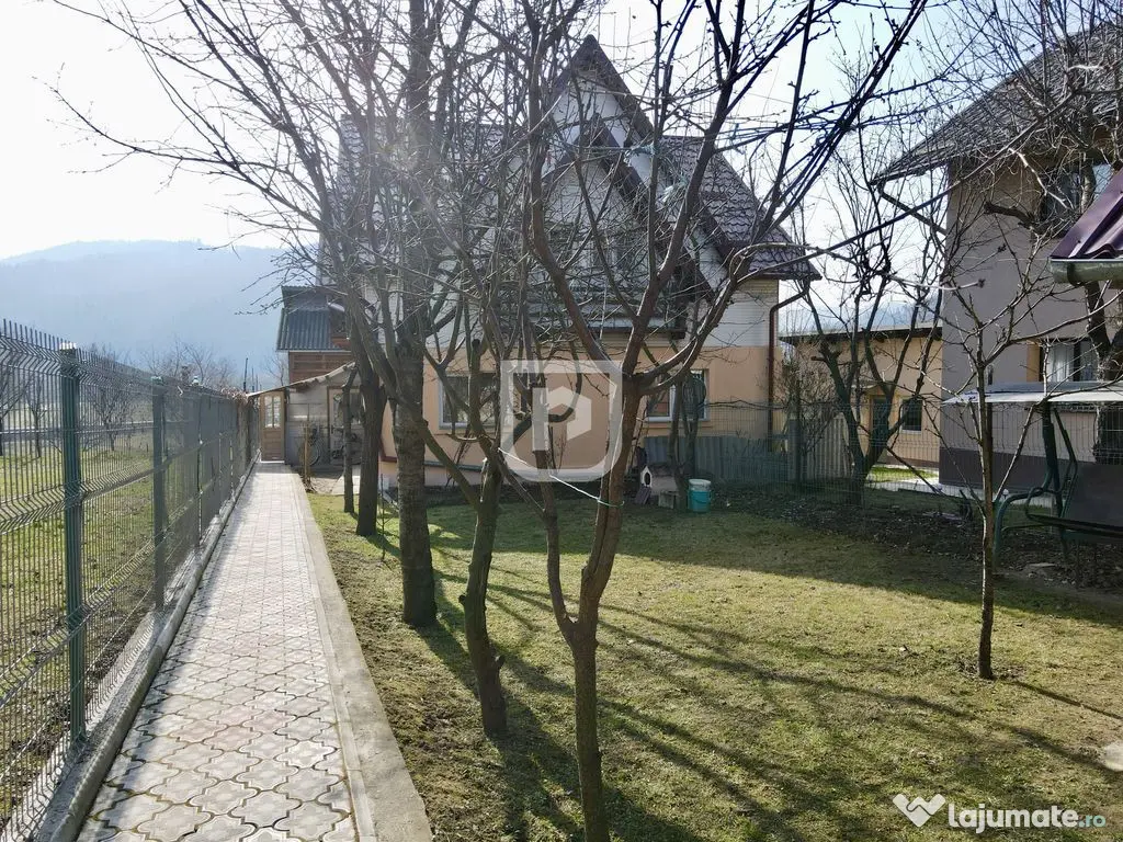 Casă cu teren 400 mp în oraș Gura Humorului