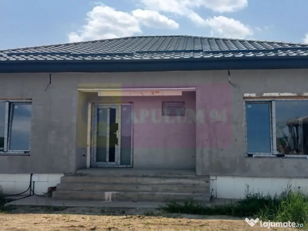 Casă nouă parter, 4 camere, curte 400mp, Săbăreni 