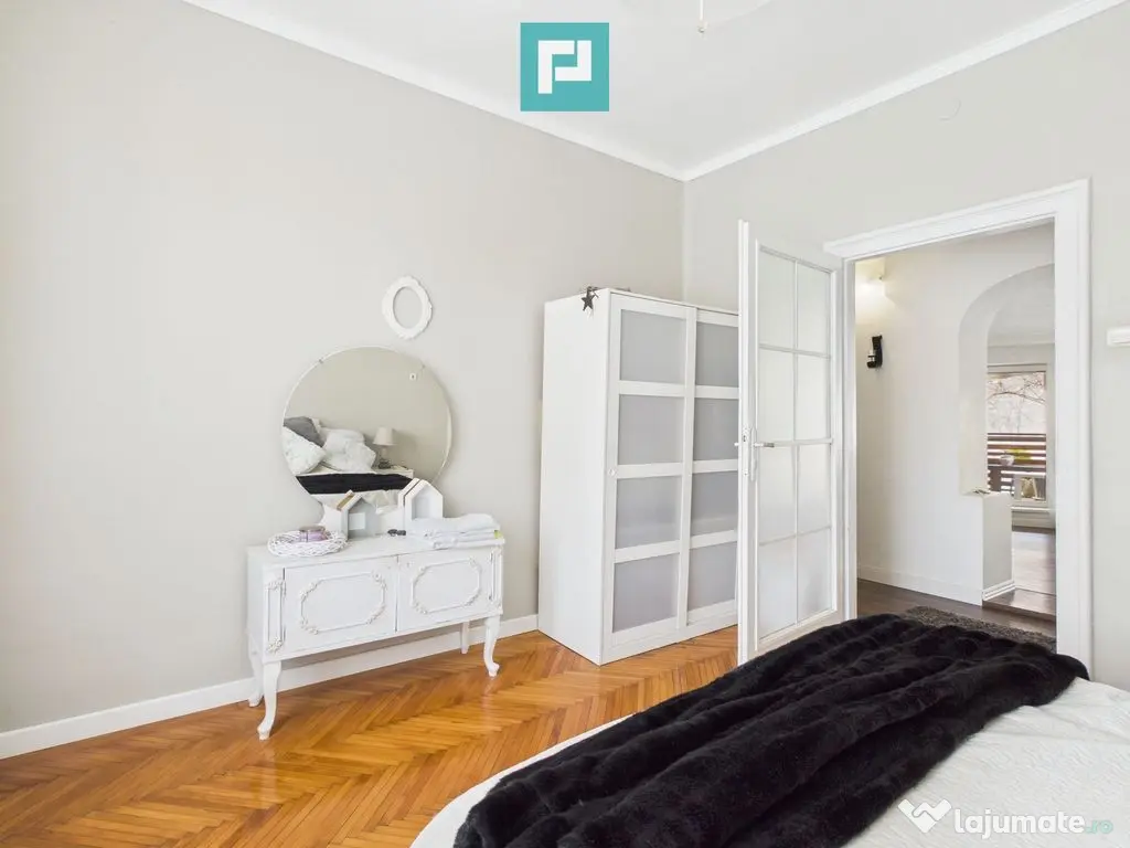 Apartament spațios în clădire ultracentrală 