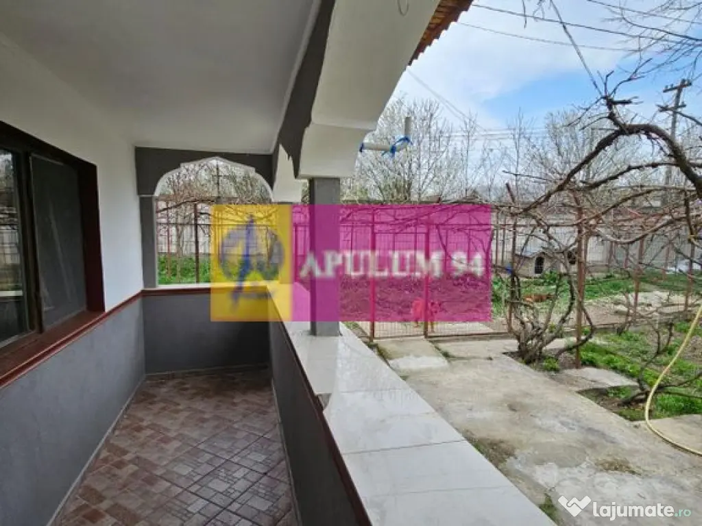 GIURGIU - COM. BUCSANI (SAT OBEDENI) CASA 2 CAM DE VANZARE