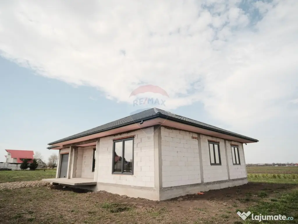 Casă / Vilă cu 4 camere de vânzare 