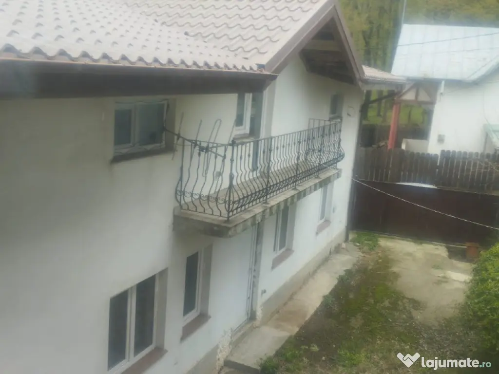 Casa zona Paun, 100 m teren, langa padure 