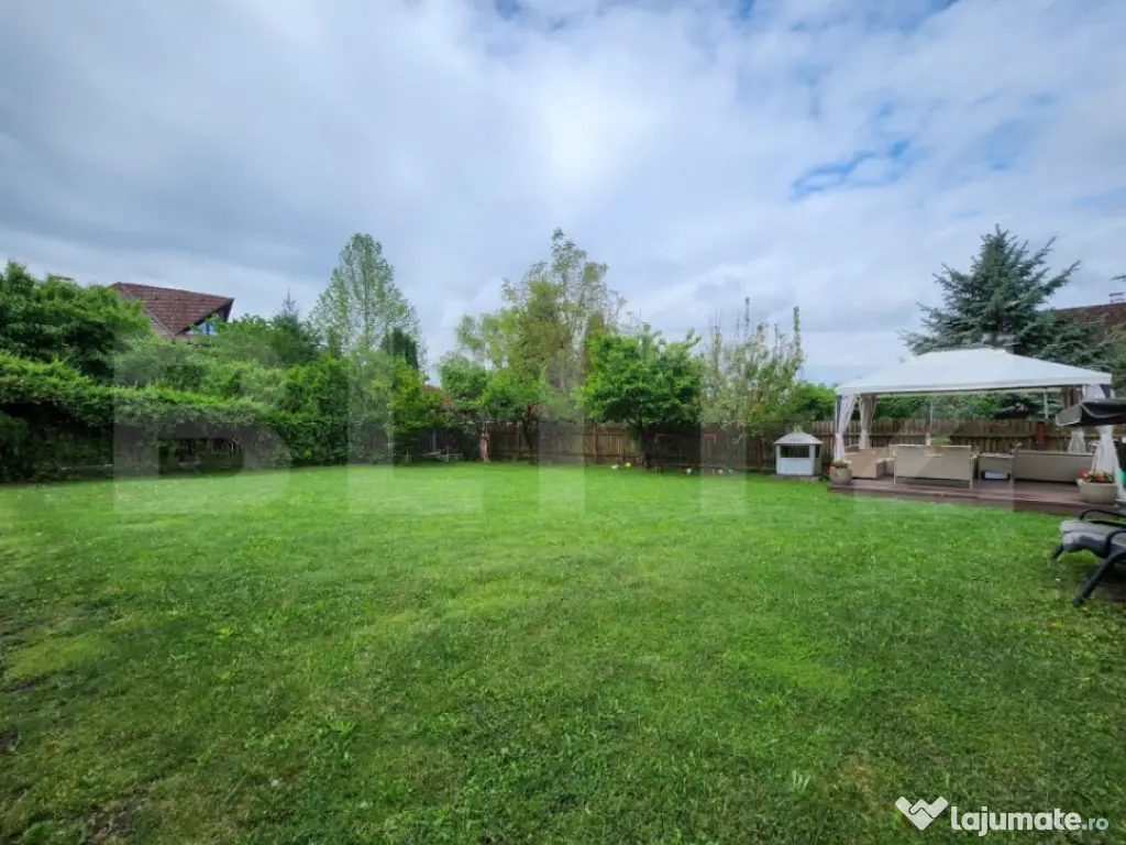 Casa la Platoul Cornesti cu 12 camere cu Piscina Interioara 