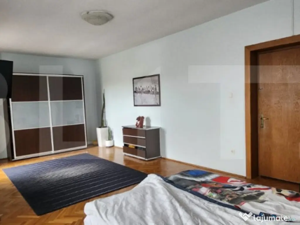 Casa la Platoul Cornesti cu 12 camere cu Piscina Interioara 