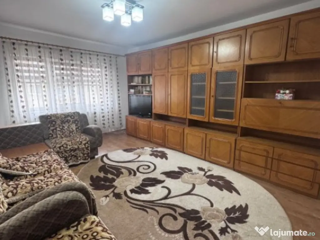 Apartament 3 camere, zona Calea Bucovinei , Radauti